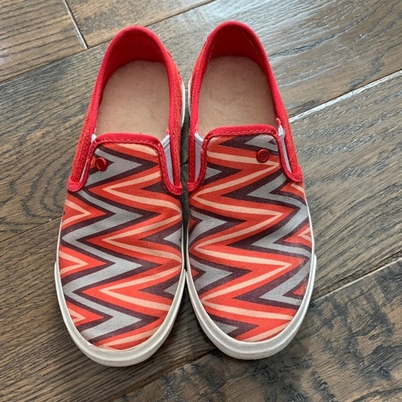 UGG special edition Girls sneakers size 1 - Picture 3 of 4